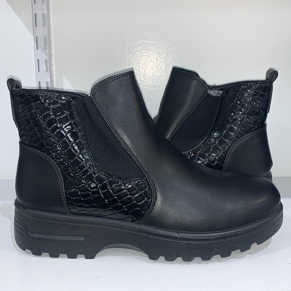 BLACK PRINTED ANKLE BOOTS WITH FUR - Picture 1 of 9